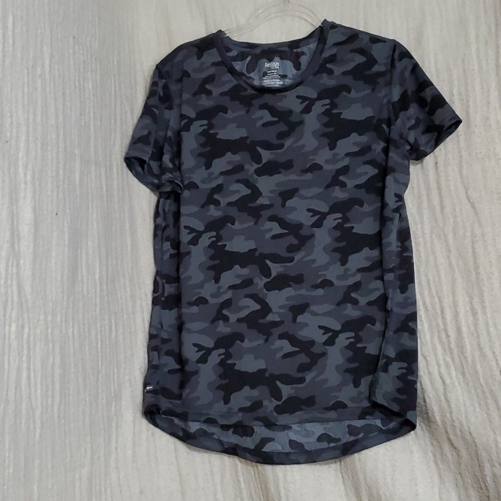 NWOT Danskin Now Semi-Fitted Shirt